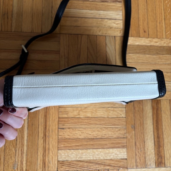 Kate Spade Crossbody - Picture 3 of 4